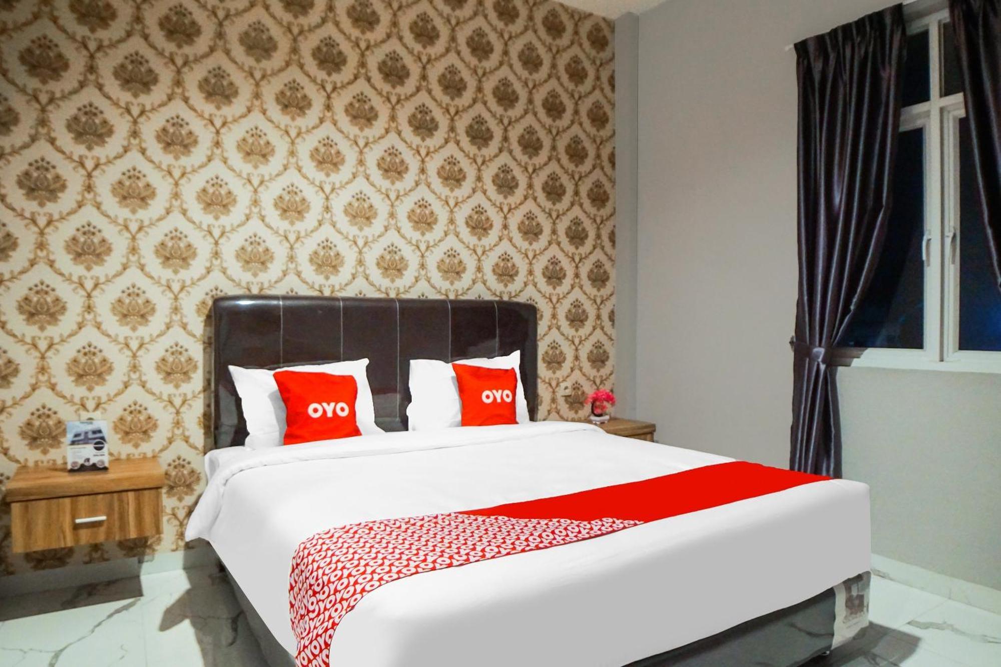 Super Oyo Capital O 92066 Papakoel Hotel & Cafe Medan Exterior photo